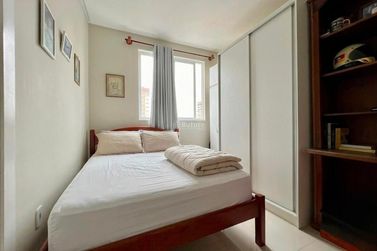 Apartamento &agrave; venda - 145m&sup2; - Meia Praia