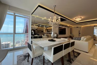 Apartamento &agrave; venda - 229m&sup2; - Meia Praia