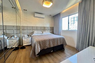 Apartamento &agrave; venda - 415m&sup2; - Meia Praia
