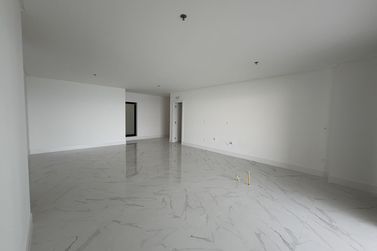 Apartamento &agrave; venda - 178m&sup2; - Centro