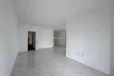Apartamento &agrave; venda - 210m&sup2; - Centro