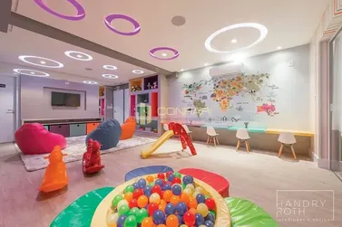 Apartamento &agrave; venda - 285m&sup2; - meia praaia