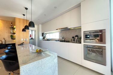 Apartamento &agrave; venda - 193m&sup2; - Meia Praia