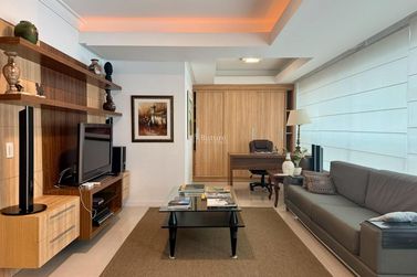 Apartamento &agrave; venda - 227m&sup2; - Centro