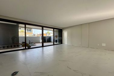 Casa &agrave; venda - 354m&sup2; - 