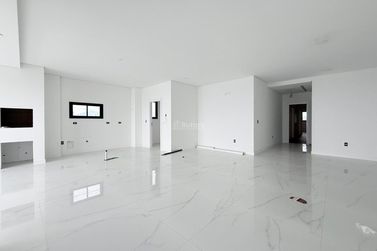 Apartamento &agrave; venda - 190m&sup2; - Meia Praia