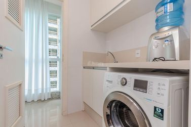 Apartamento &agrave; venda - 135m&sup2; - Meia Praia