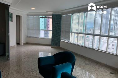 Apartamento para alugar - 140m&sup2; - Centro
