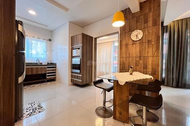 Apartamento &agrave; venda - 142m&sup2; - Meia Praia