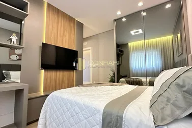 Apartamento &agrave; venda - 136m&sup2; - Meia Praia