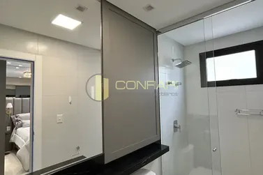 Apartamento &agrave; venda - 180m&sup2; - Meia Praia