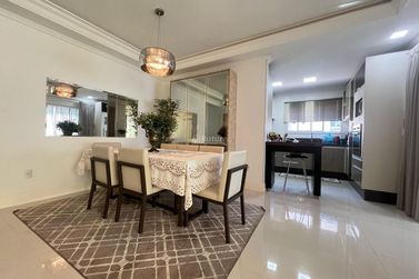 Apartamento &agrave; venda - 171m&sup2; - Meia Praia