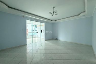 Apartamento &agrave; venda - 107m&sup2; - Meia Praia
