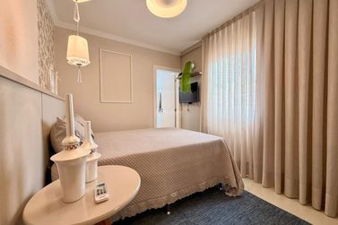 Apartamento &agrave; venda - 160m&sup2; - Meia Praia