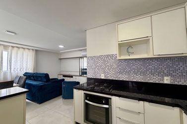 Apartamento &agrave; venda - 110m&sup2; - Meia Praia