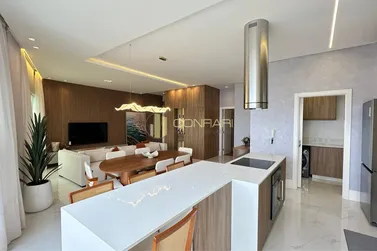 Apartamento &agrave; venda - 136m&sup2; - Meia Praia