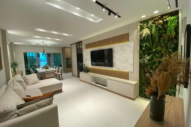 Apartamento &agrave; venda - 141m&sup2; - Meia Praia
