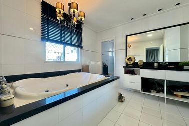 Apartamento &agrave; venda - 415m&sup2; - Meia Praia