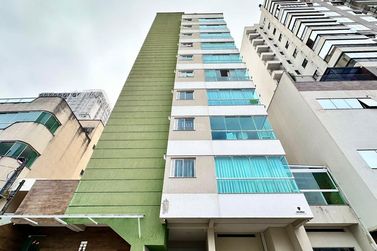 Apartamento &agrave; venda - 110m&sup2; - Meia Praia