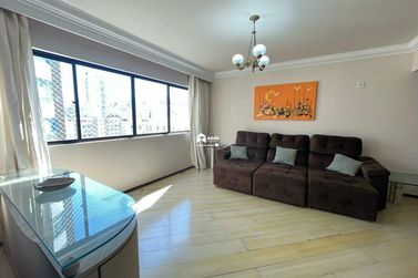 Apartamento para alugar - 228m&sup2; - Centro