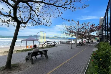 Apartamento para alugar - 94m&sup2; - Meia Praia