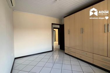 Casa para alugar - 319m&sup2; - Centro