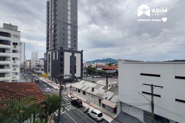 Apartamento para alugar - 84m&sup2; - Centro
