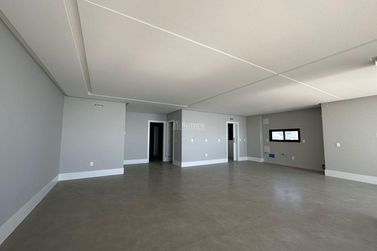 Apartamento &agrave; venda - 200m&sup2; - Meia Praia