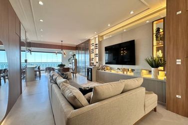 Apartamento &agrave; venda - 160m&sup2; - Centro