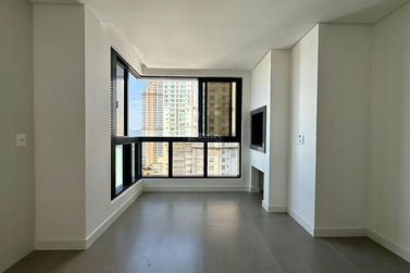 Apartamento &agrave; venda - 130m&sup2; - Meia Praia