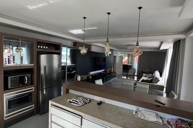 Apartamento &agrave; venda - 226m&sup2; - Meia Praia