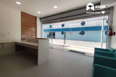 Sal&atilde;o Comercial para alugar - 180m&sup2; - Centro