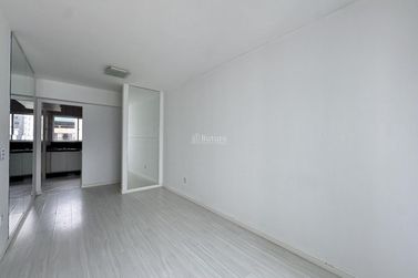 Apartamento &agrave; venda - 80m&sup2; - Barra Sul