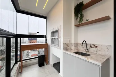 Apartamento &agrave; venda - 110m&sup2; - Meia Praia