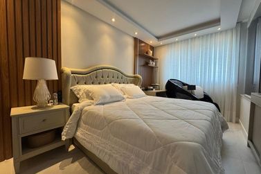 Apartamento &agrave; venda - 142m&sup2; - Meia Praia