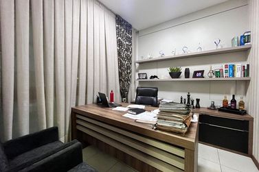 Sala Comercial &agrave; venda - 67m&sup2; - Meia Praia
