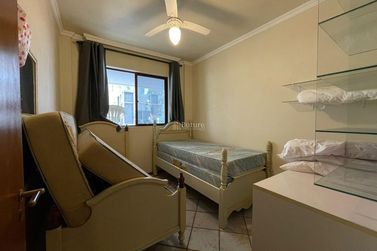 Apartamento &agrave; venda - 80m&sup2; - Meia Praia