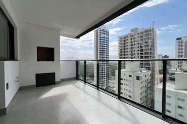 Apartamento &agrave; venda - 123m&sup2; - Meia Praia