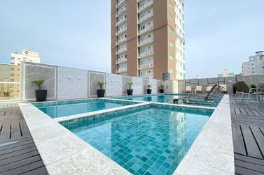 Apartamento &agrave; venda - 136m&sup2; - Meia Praia
