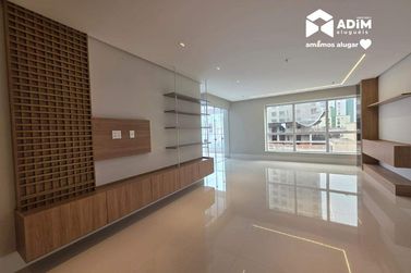 Apartamento para alugar - 170m&sup2; - Centro