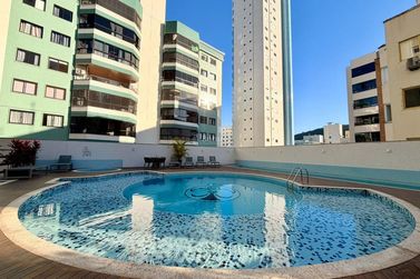 Apartamento &agrave; venda - 138m&sup2; - Centro