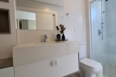Apartamento para alugar - 142m&sup2; - Meia Praia