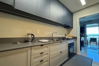 Apartamento &agrave; venda - 85m&sup2; - Meia Praia