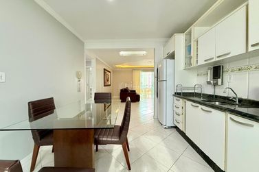 Apartamento &agrave; venda - 107m&sup2; - Meia Praia