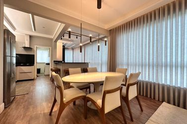 Apartamento &agrave; venda - 130m&sup2; - Meia Praia