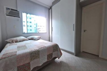 Apartamento &agrave; venda - 132m&sup2; - Meia Praia