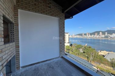 Casa &agrave; venda - 200m&sup2; - Canto da Praia