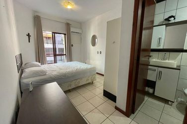 Apartamento &agrave; venda - 121m&sup2; - Meia Praia
