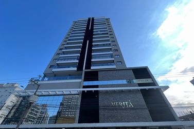 Apartamento &agrave; venda - 124m&sup2; - Meia Praia