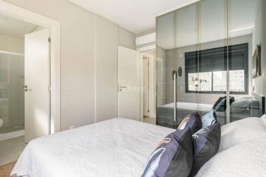Apartamento &agrave; venda - 102m&sup2; - Meia Praia